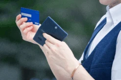 LEDLENSER Lite Wallet Classic Midnight Blue -Ledlenser Ledlenser Lite Wallet 502397 in use e2a03eb6cc