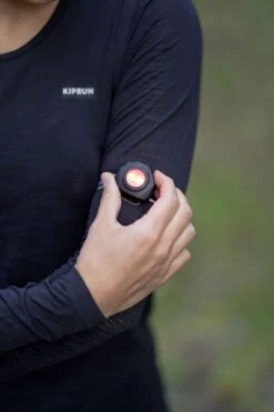 Ledlenser Signallicht CU2R Akku Signallampe Für Oberarm + Rucksack 6 Ledlenser Signallicht CU2R Akku Signallampe Für Oberarm + Rucksack -Ledlenser ledlenser kompaktes aufladbares signallicht oberarm und rucksack 502730 3 720x600