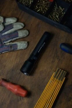 Ledlenser LED Taschenlampe P7R Core -Ledlenser ledlenser p7r core led taschenlampe 502181 beispiel6 720x600