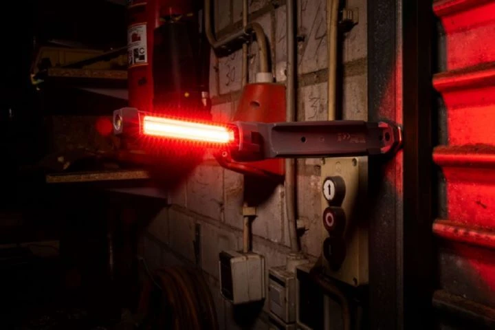 Ledlenser Solidline SW2R Akku Arbeitsleuchte Mit Ausklappbarem Lampenkopf 3 Ledlenser Solidline SW2R Akku Arbeitsleuchte Mit Ausklappbarem Lampenkopf – Bild 3